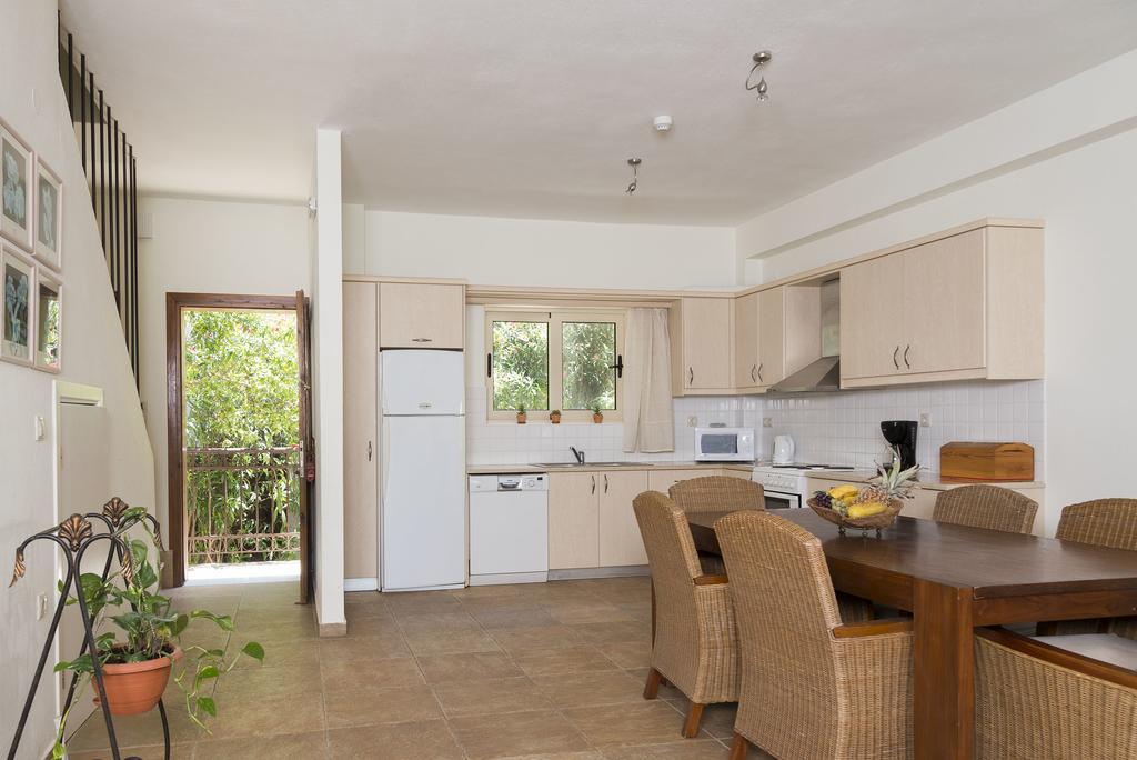 Istron Maisonettes With Private Pool 外观 照片